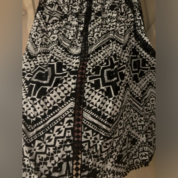 Express Tie Back Apron Tank - Picture 2 of 6